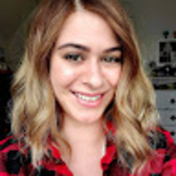 Meet your Posher, Asjia - Picture 1 of 1